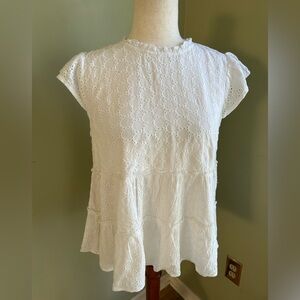 NWT Sim & Sam white eyelet babydoll top. Tiered w/cap sleeves. Keyhole button